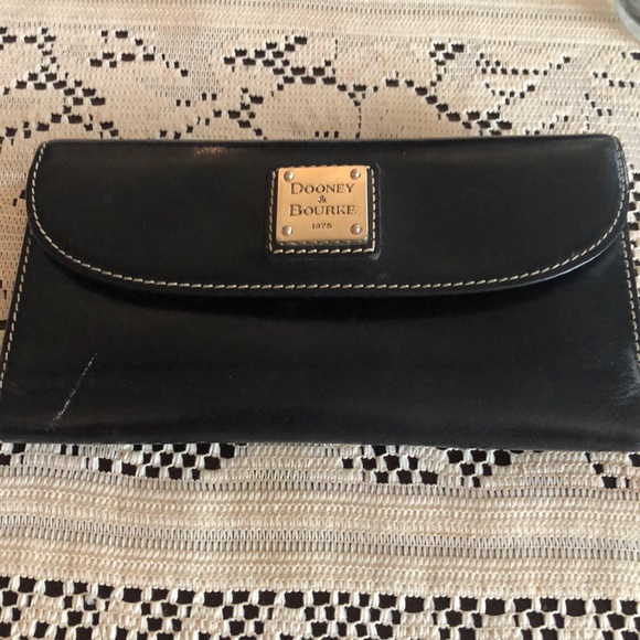 Dooney & Bourke Handbags - Dooney and Bourke Black Wallet